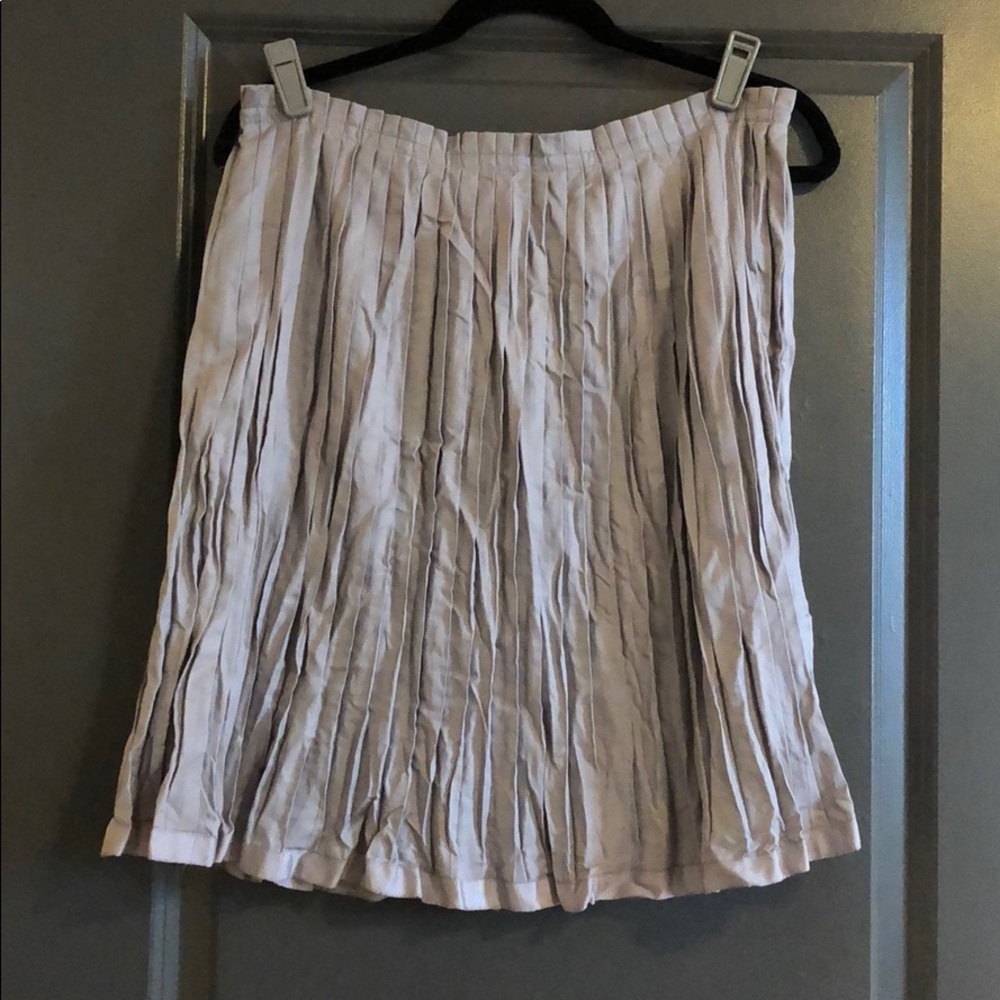 Gap Pleated/Textured skirt, sz 6